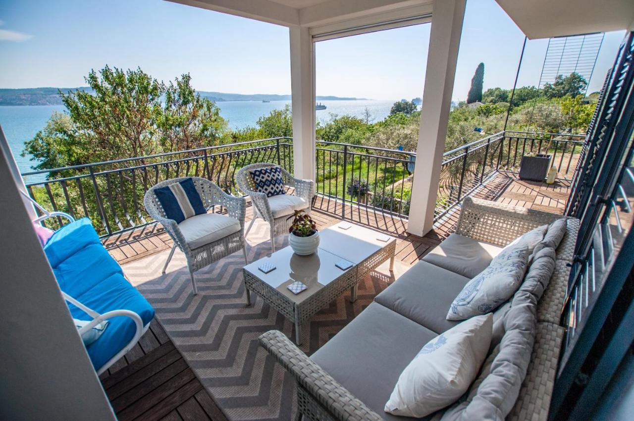 Sea View Apartments Debeli Rtic Ankaran Luaran gambar
